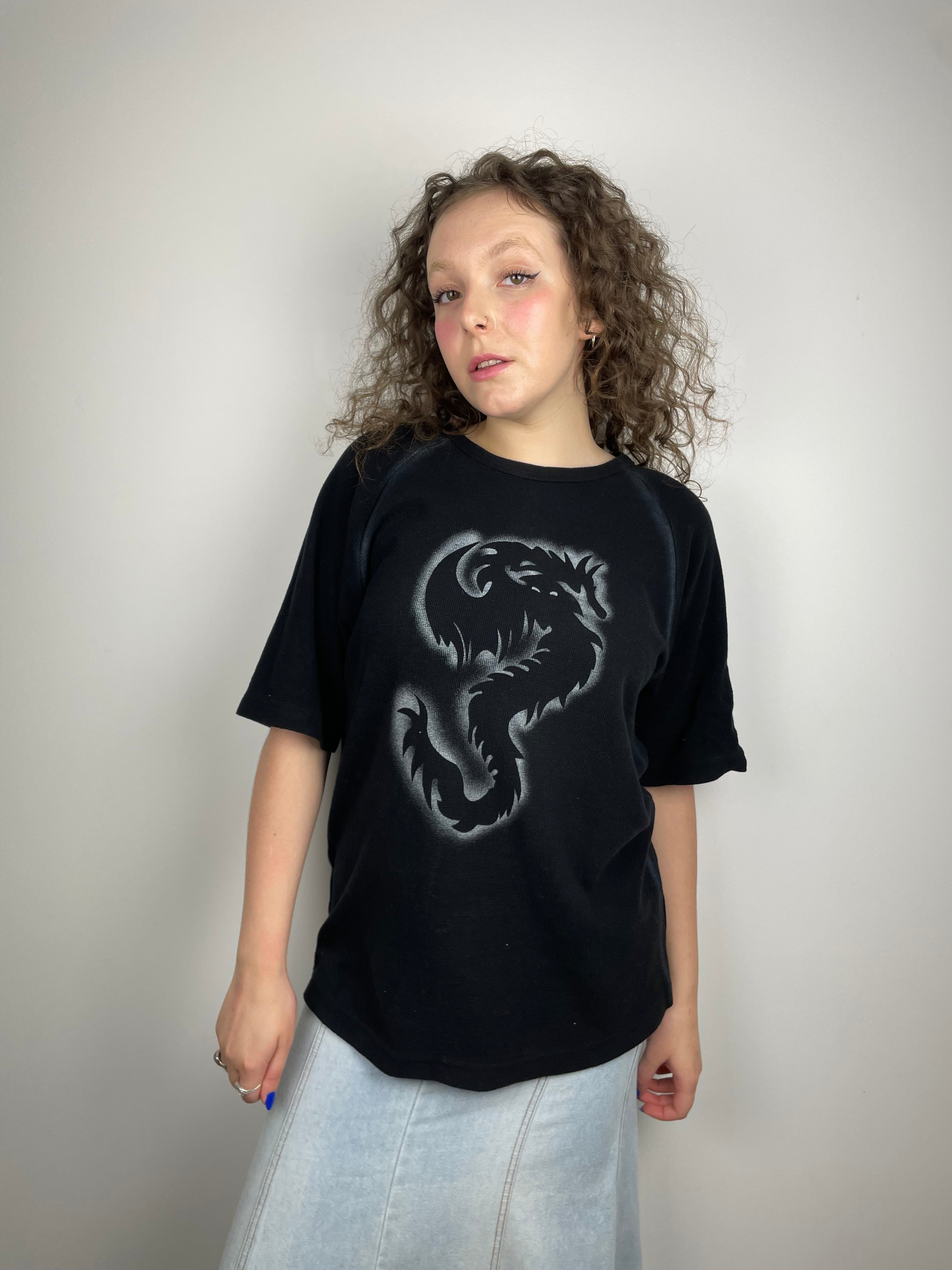 Vintage black dragon y2k tshirt