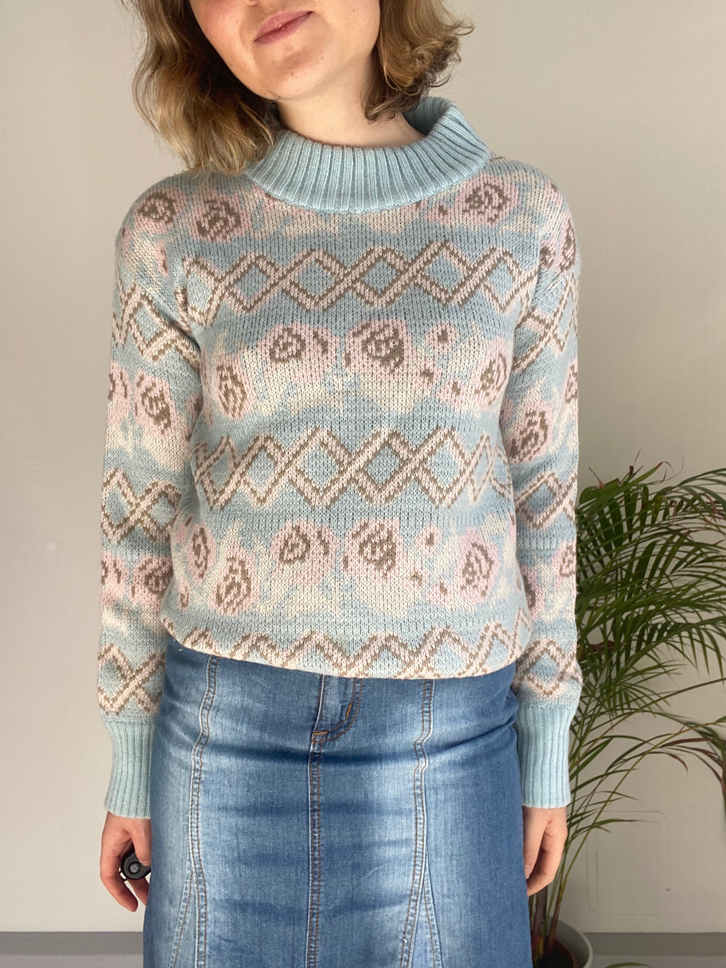 vintage knit pastel blue patterned knit