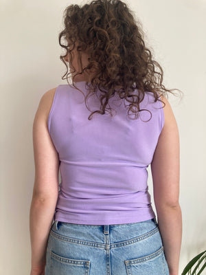 lilac sleeveless y2k heart top